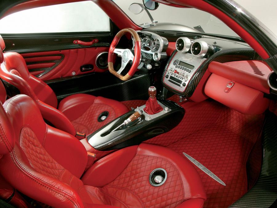 Интерьер Pagani Zonda F 2005 года  (фото 58 из 82)